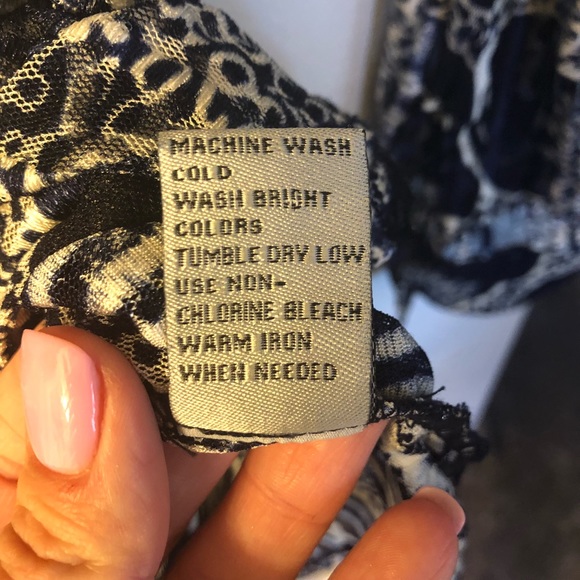 Navy top - Picture 6 of 7